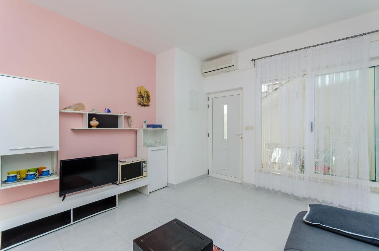 Apartments Zdenka Donji Okrug  Екстер'єр фото