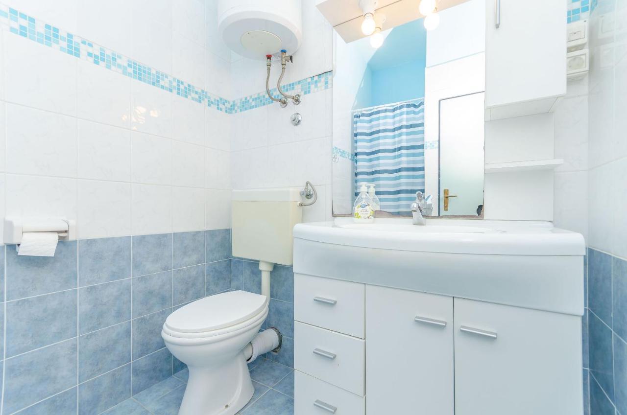 Apartments Zdenka Donji Okrug  Екстер'єр фото