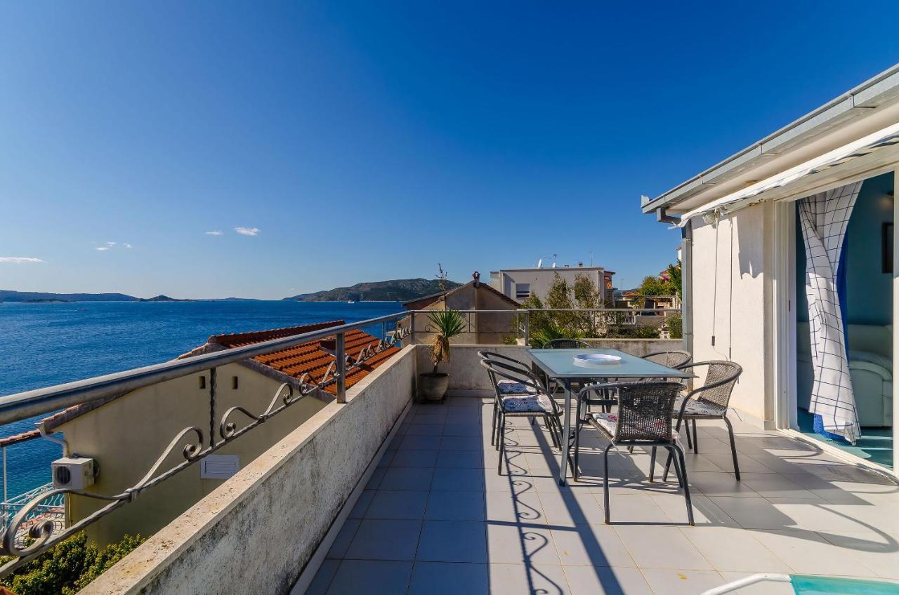 Apartments Zdenka Donji Okrug  Екстер'єр фото