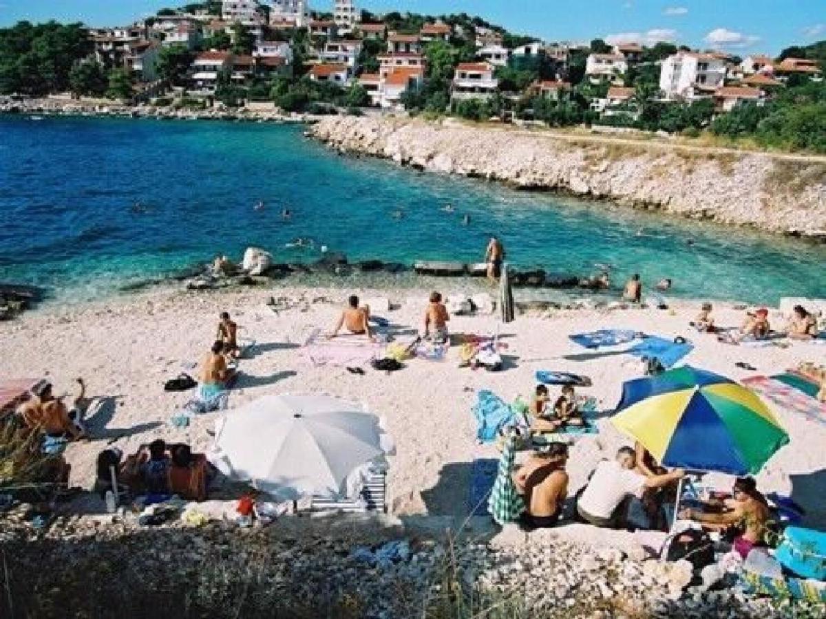 Apartments Zdenka Donji Okrug  Екстер'єр фото